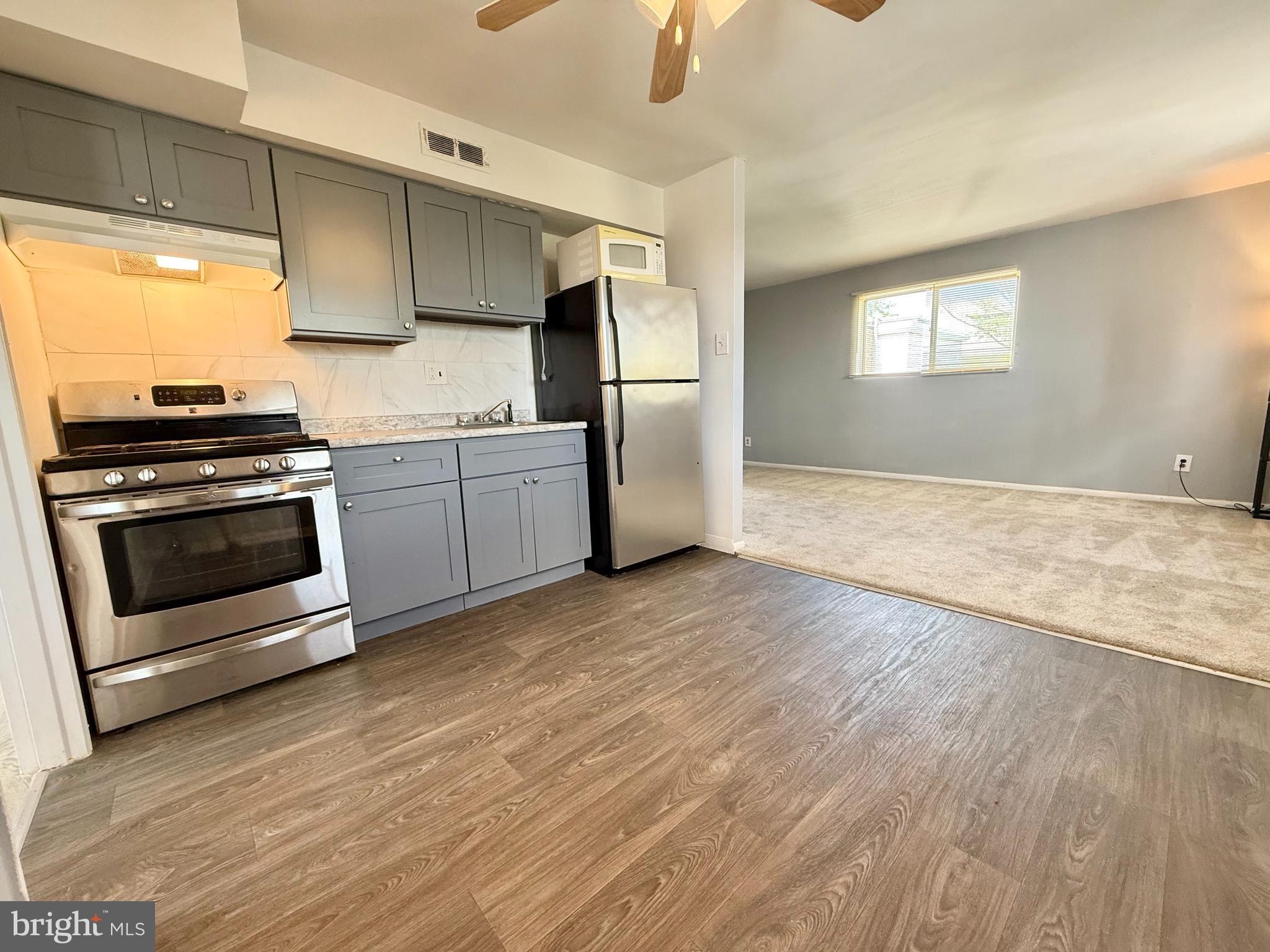 Welcome to 7405 Dorcas St, a spacious and updated 1-bedroom, 1-bathroom apartment located in the Rhawnhurst neighborhood. This comfortable home features a wall-unit AC, a bright and open layout, and plenty of living space.
Residents enjoy access to common building laundry and a storage locker in the basement’s shared common room. Parking for one car is included, adding extra convenience to city living.
Schedule your showing today and see why 7405 Dorcas St is the perfect place to call home!