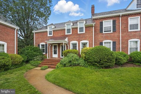 3543 S STAFFORD STREET B ARLINGTON VA 22206