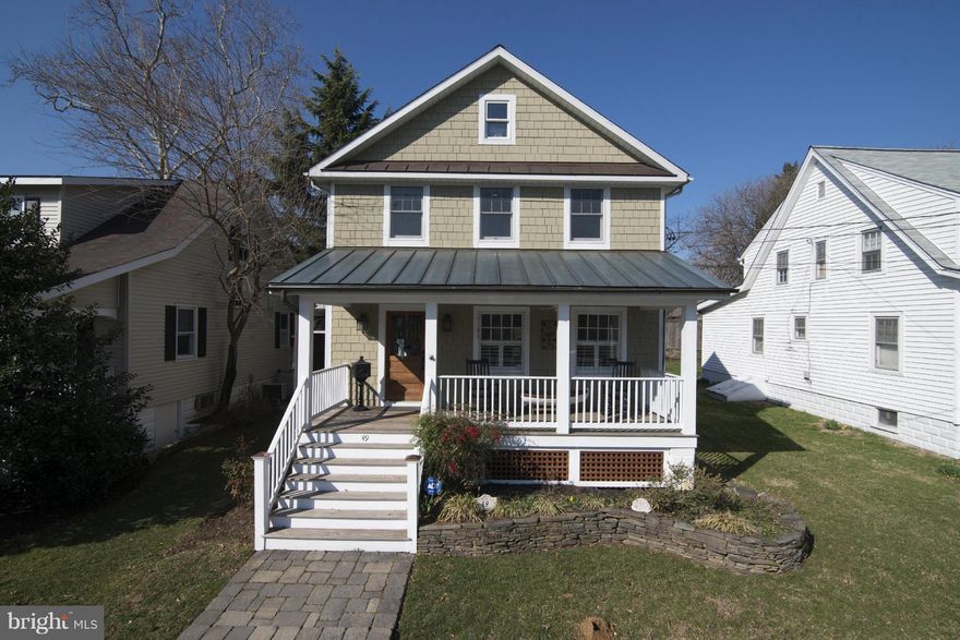 Beautifully renovated home w/tons of upgrades. Cherry HW floors on UL &original pine HW on LL, custom blinds&plantation shutters. Recessed lighting, granite, cherry cabinets,&breakfast bar in kitchen. Mstr bdrm suite with custom walk-in closet, dual granite sinks, 2 ppl jet tub w/sep shower. 1600 sq ft living space, landscaped yard w/screened porch, paver patio,& IPE decking on front/rear porches.