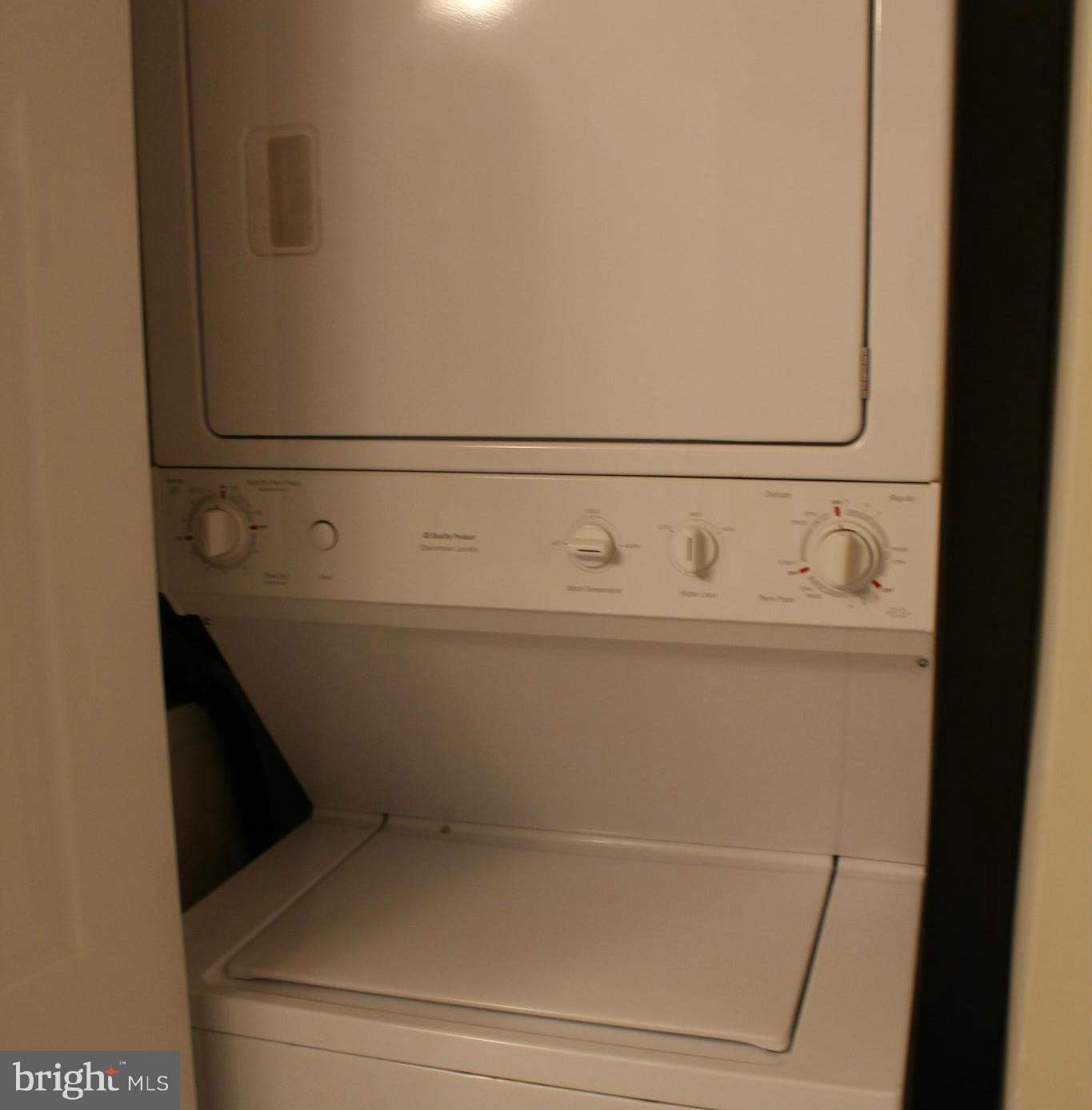 OLD TOWN CRESCENT - Residential