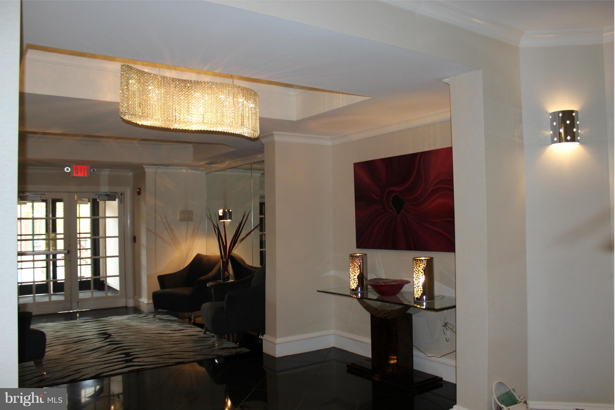 OLD TOWN CRESCENT - Residential