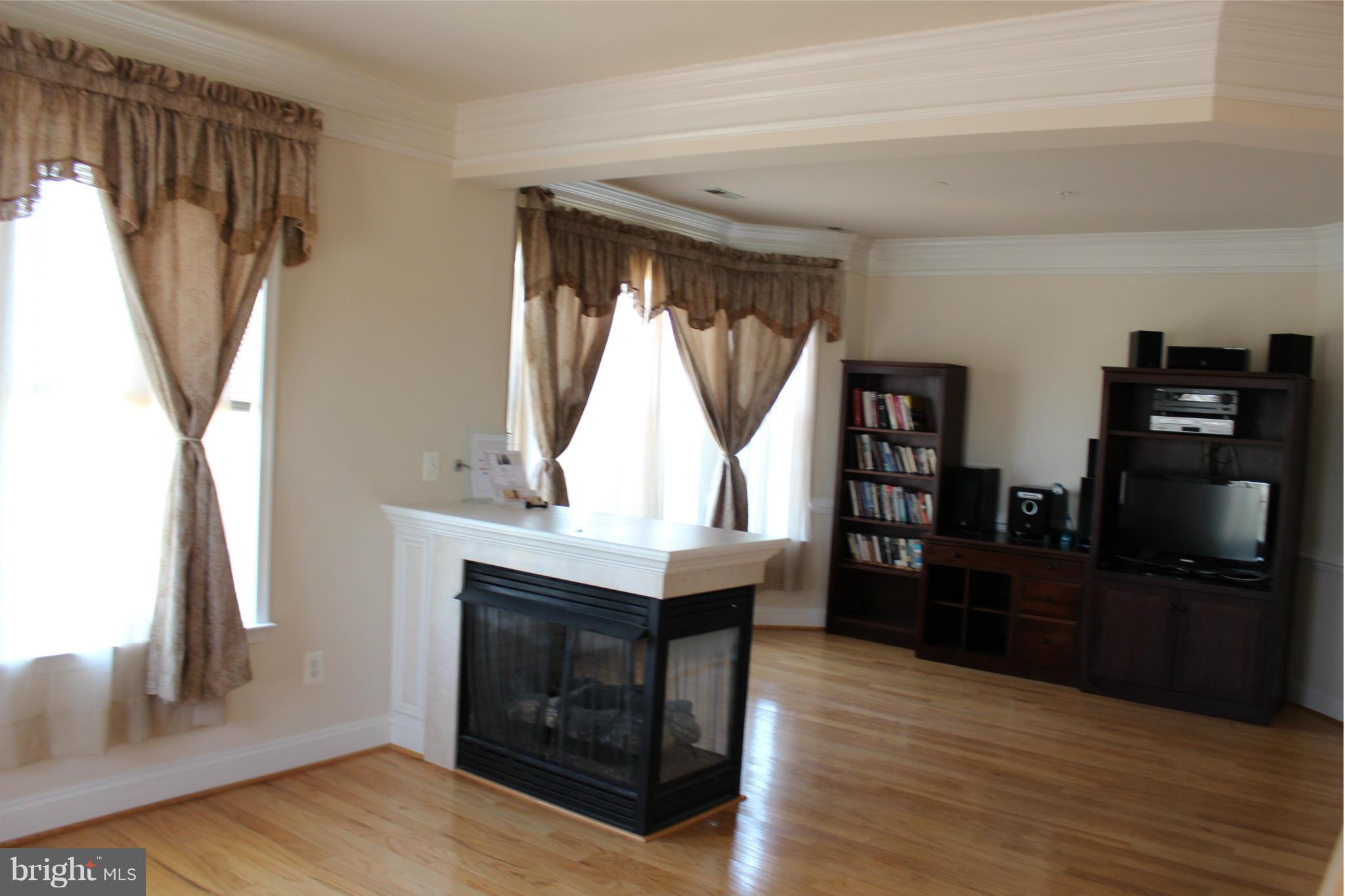 OLD TOWN CRESCENT - Residential