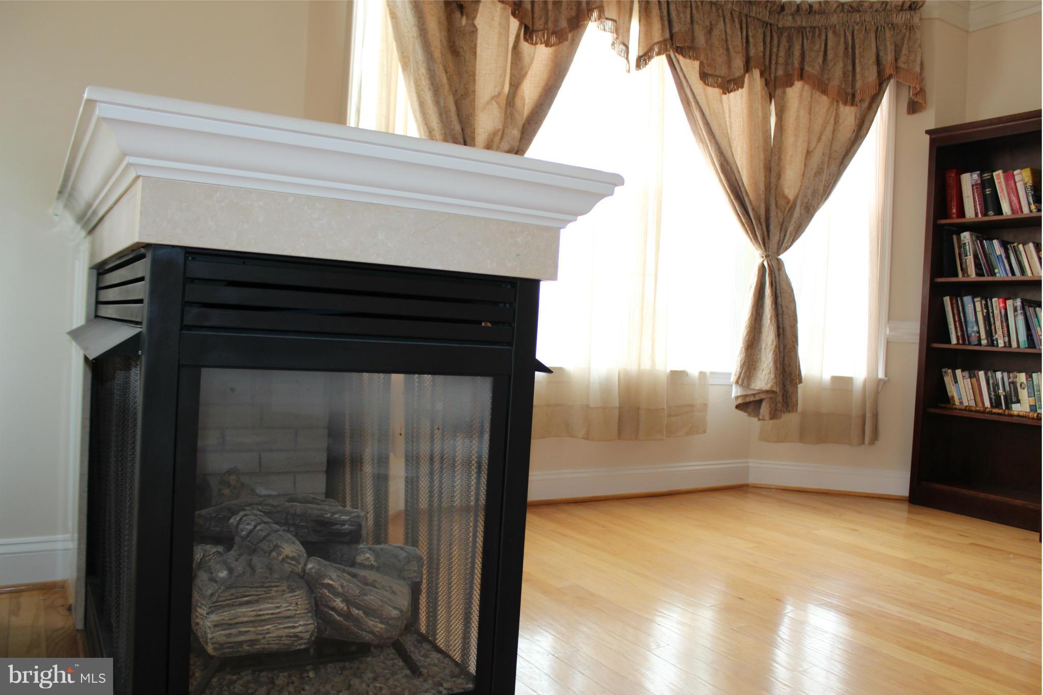 OLD TOWN CRESCENT - Residential