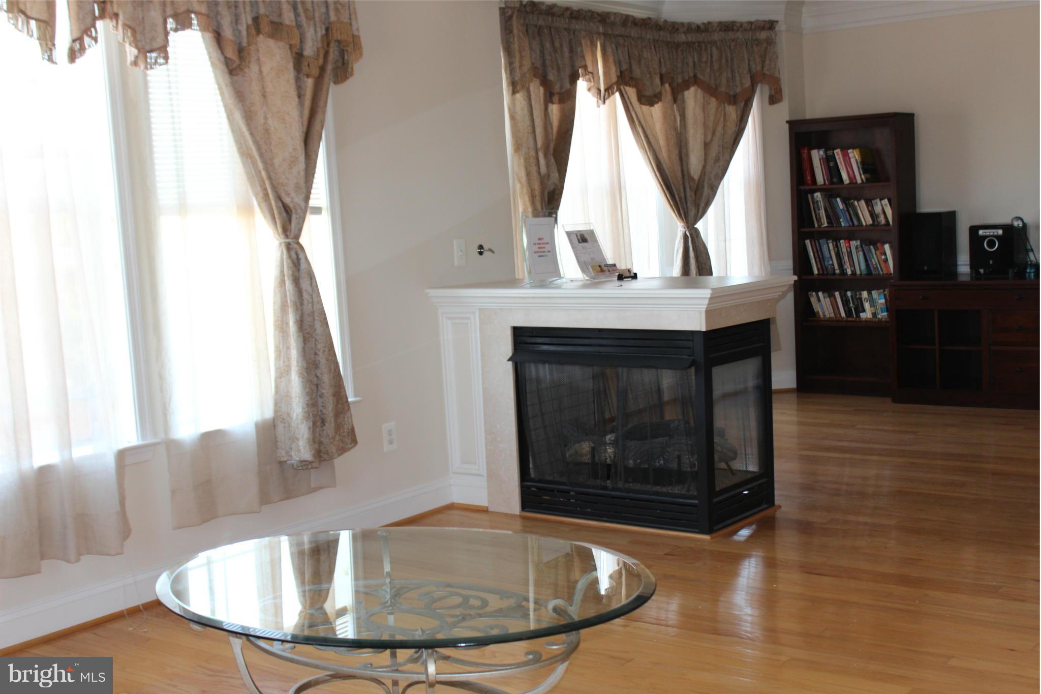 OLD TOWN CRESCENT - Residential