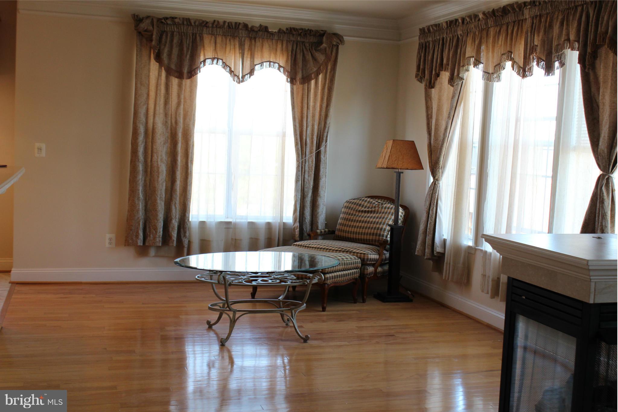 OLD TOWN CRESCENT - Residential