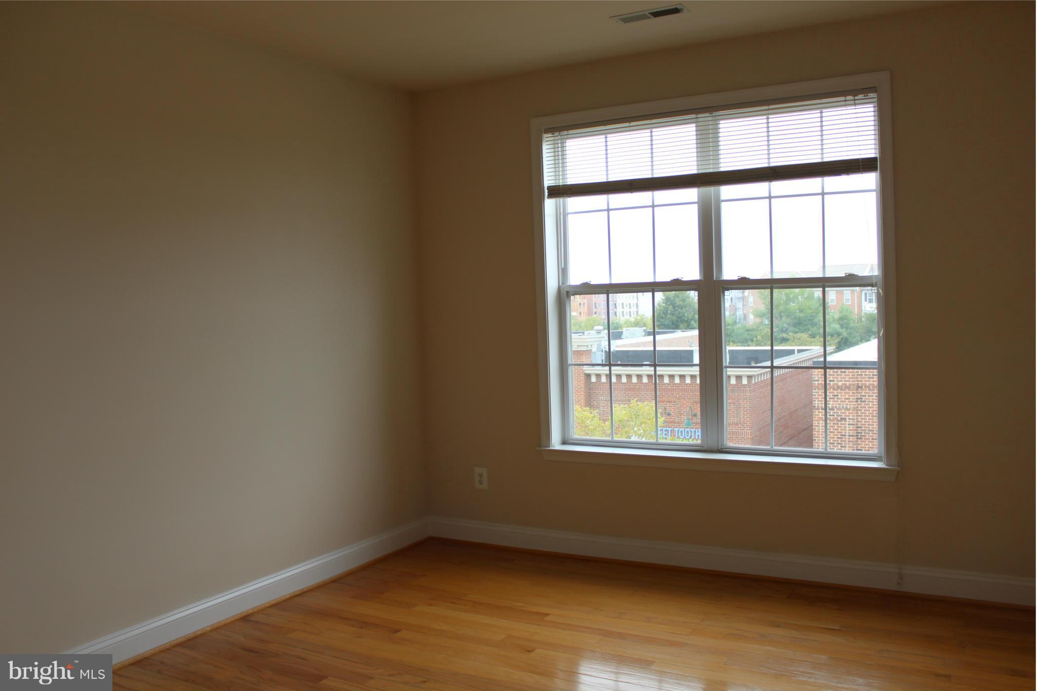 OLD TOWN CRESCENT - Residential