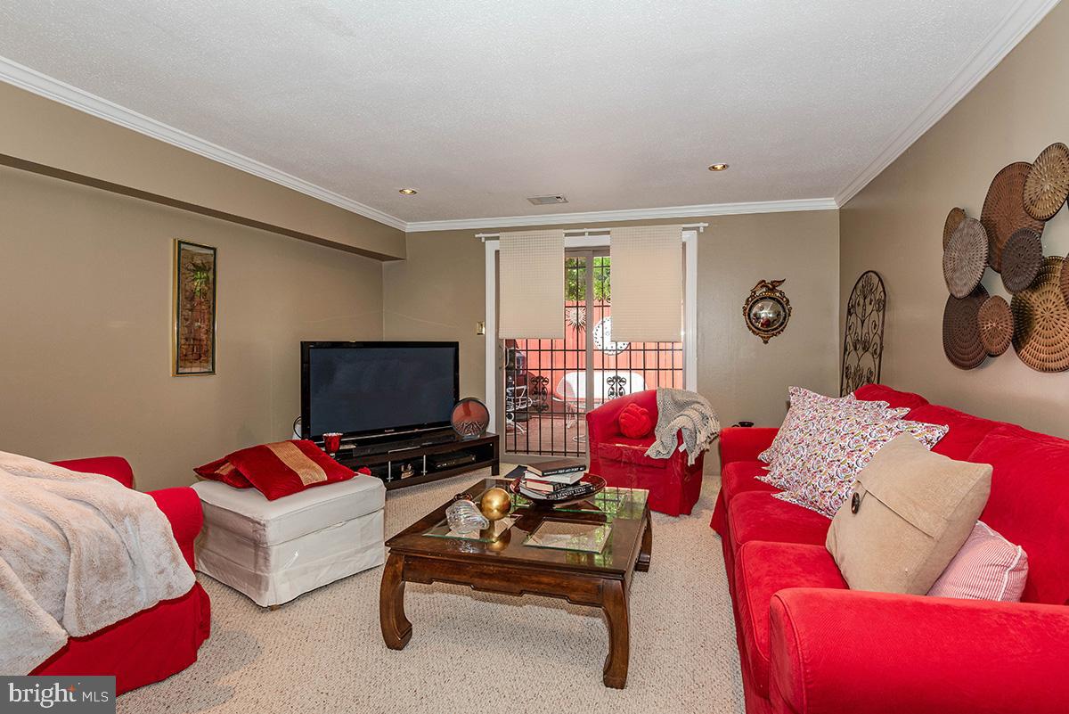 WINDMILL SQUARE - Residential