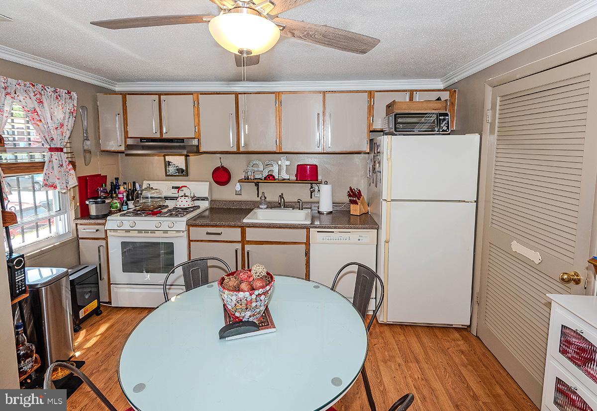 WINDMILL SQUARE - Residential