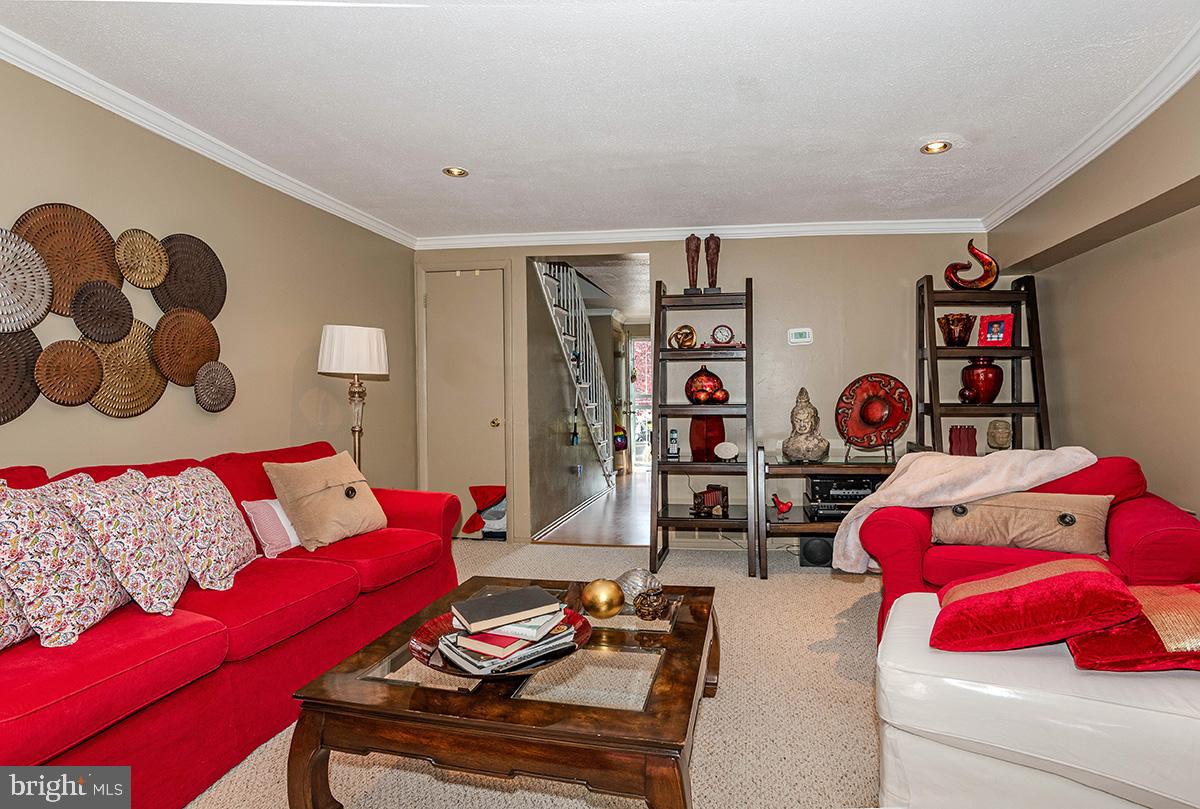 WINDMILL SQUARE - Residential