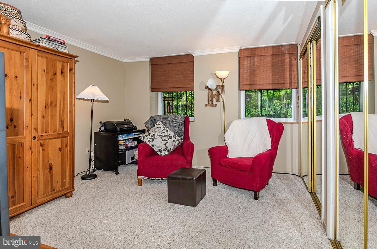 WINDMILL SQUARE - Residential