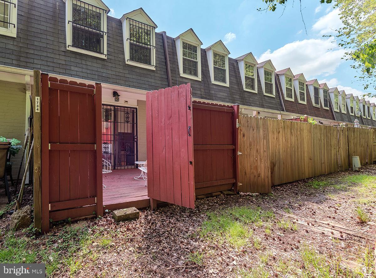 WINDMILL SQUARE - Residential