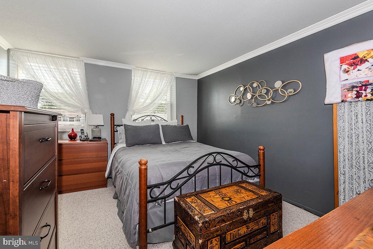 WINDMILL SQUARE - Residential