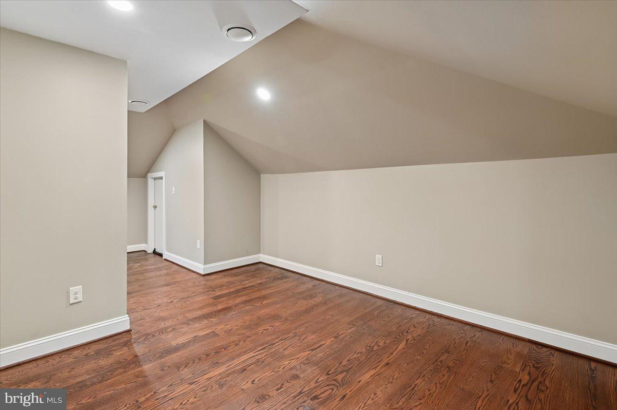 SIMPSON WOODS - Residential