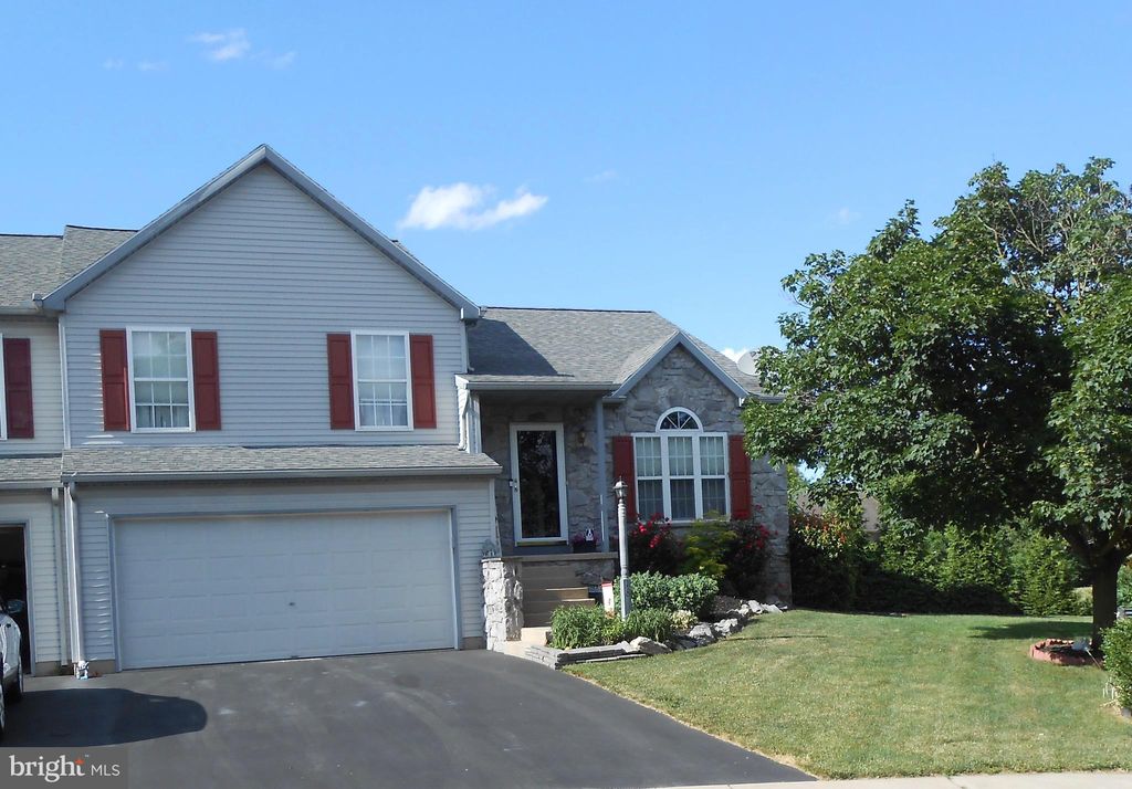 Photo of 18 Pebble Creek Drive, Lititz, PA 17543 (MLS # PALA2052266)