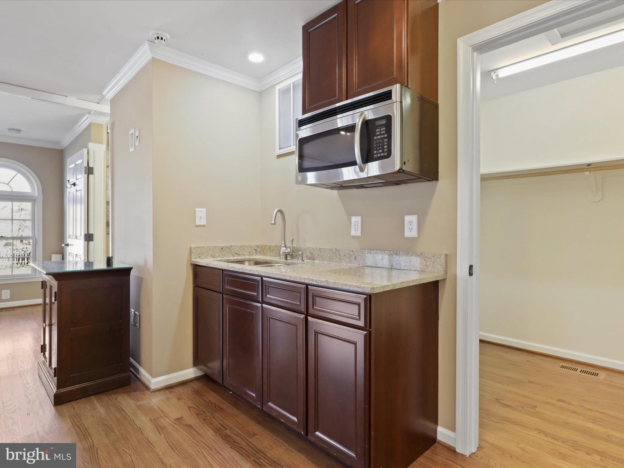 FOX POINT - Residential