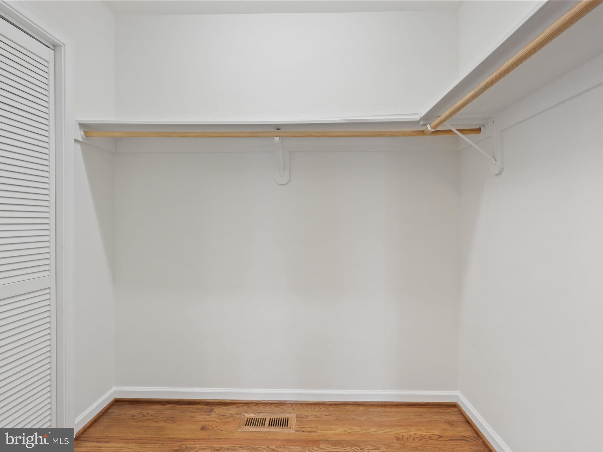 FOX POINT - Residential