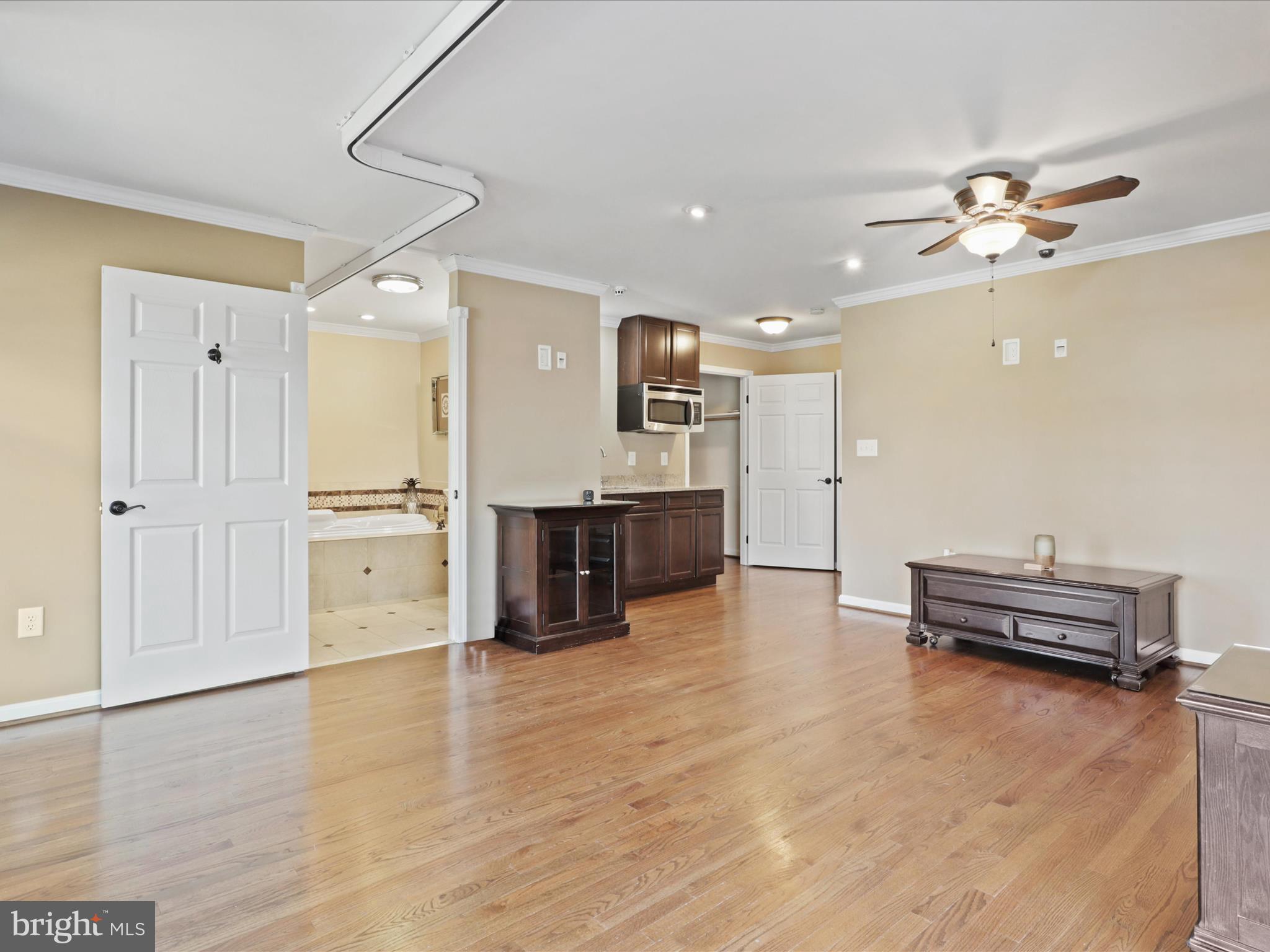 FOX POINT - Residential