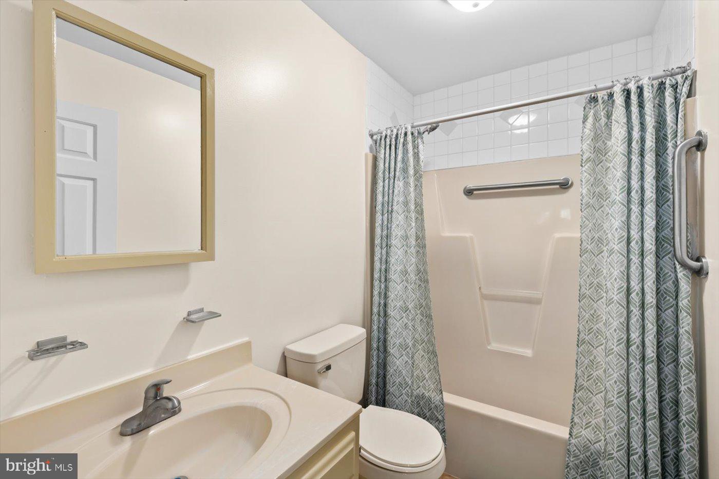 OLDE GREENWICH - Residential