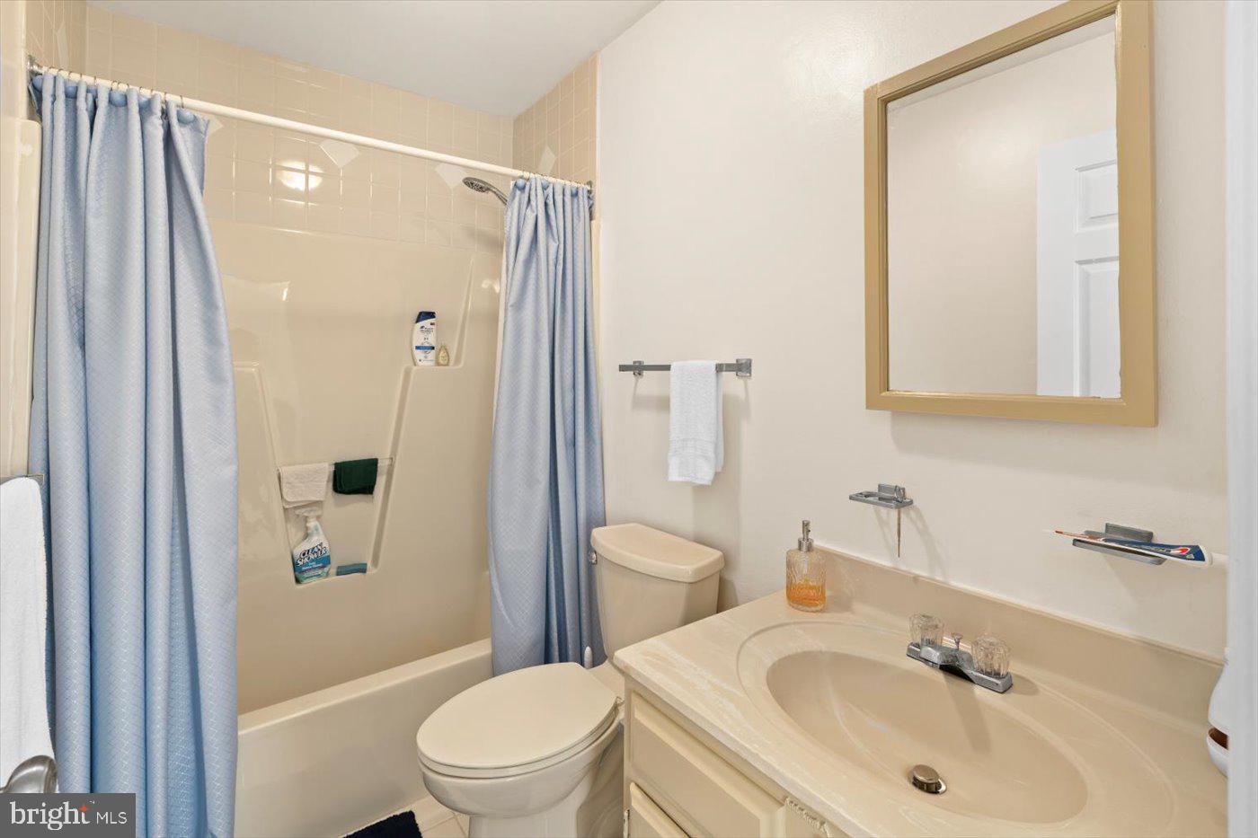 OLDE GREENWICH - Residential