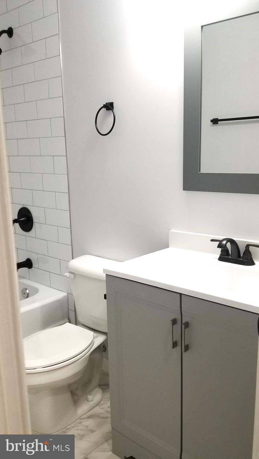 FOUR SEASONS - Residential Lease