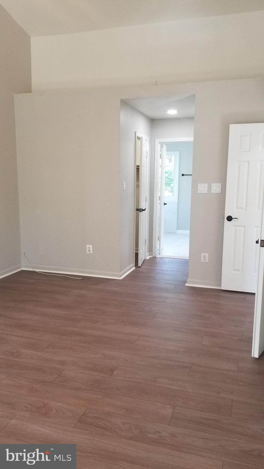 FOUR SEASONS - Residential Lease