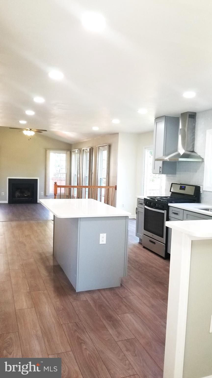 FOUR SEASONS - Residential Lease