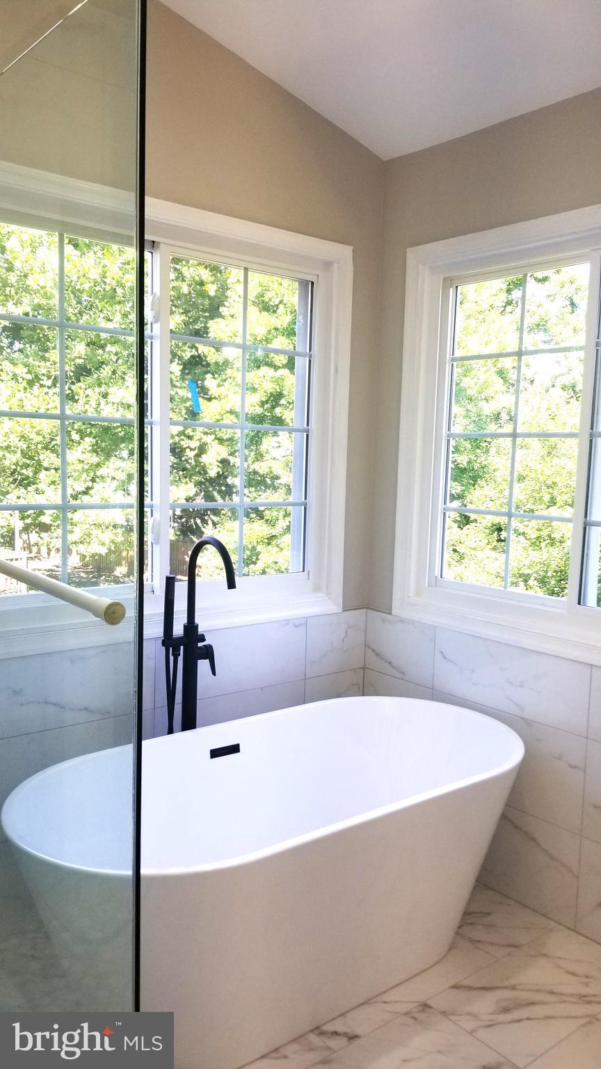 FOUR SEASONS - Residential Lease