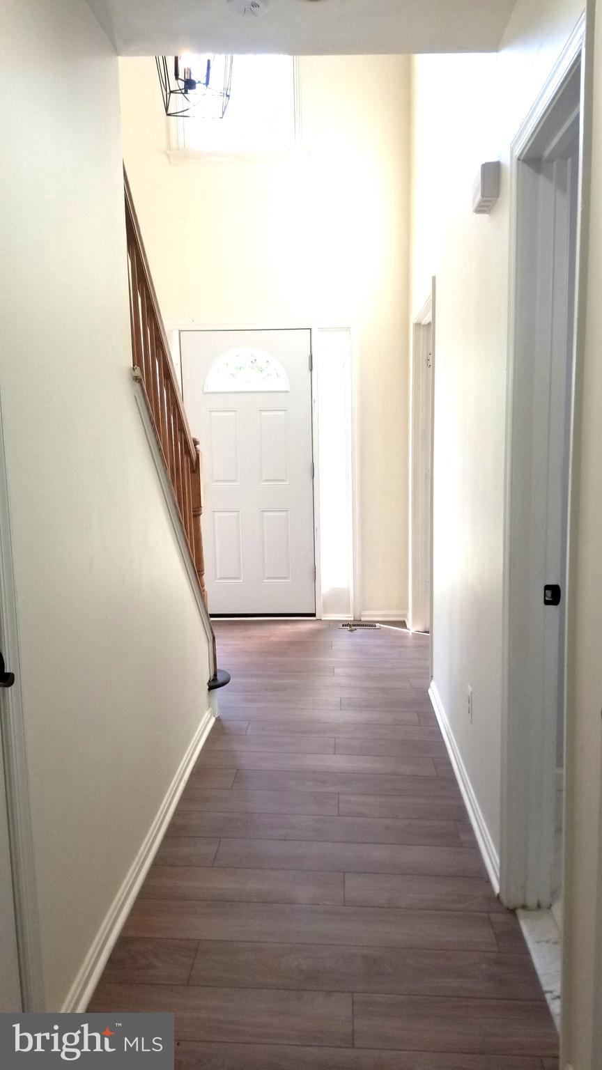 FOUR SEASONS - Residential Lease