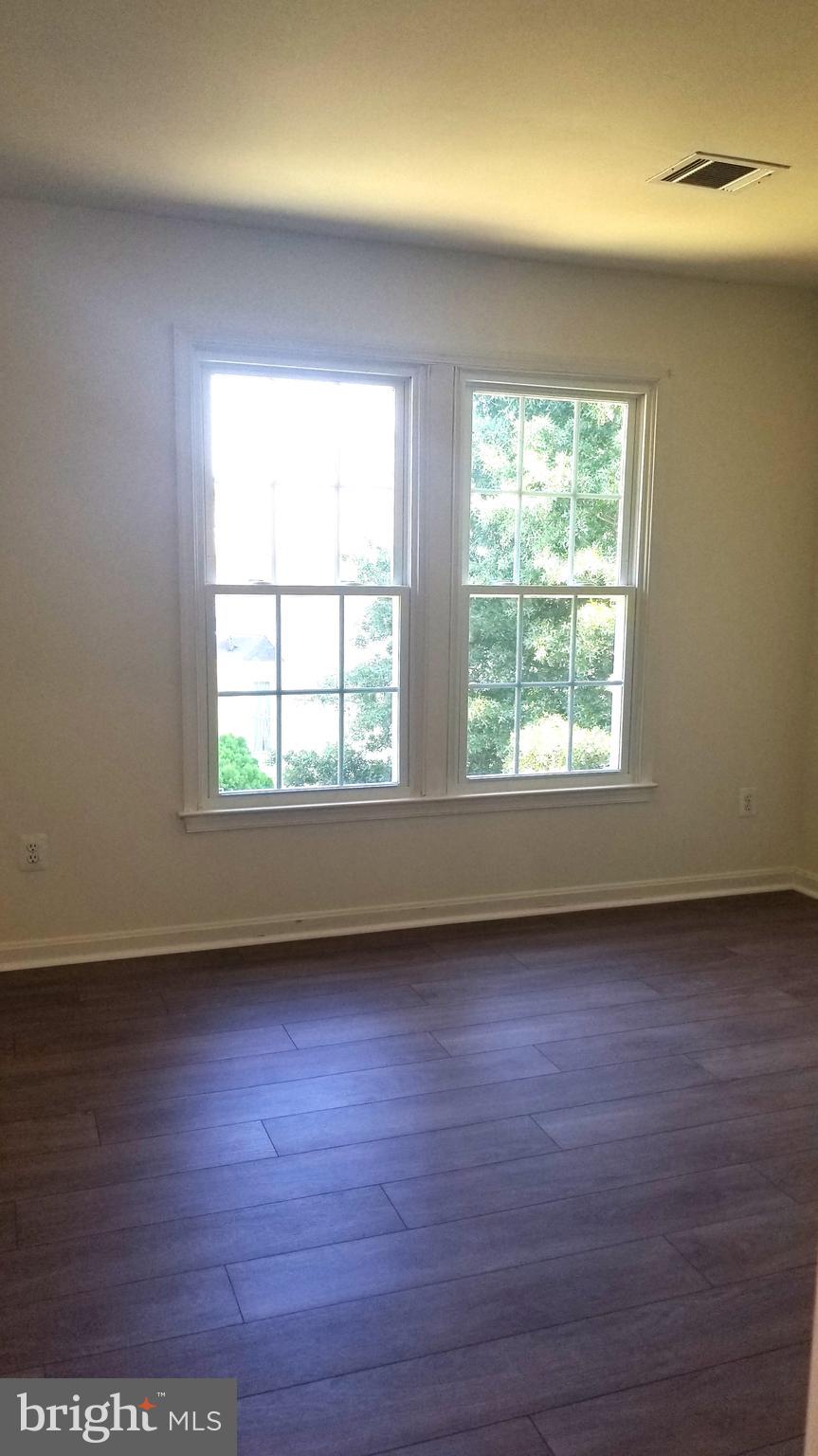 FOUR SEASONS - Residential Lease