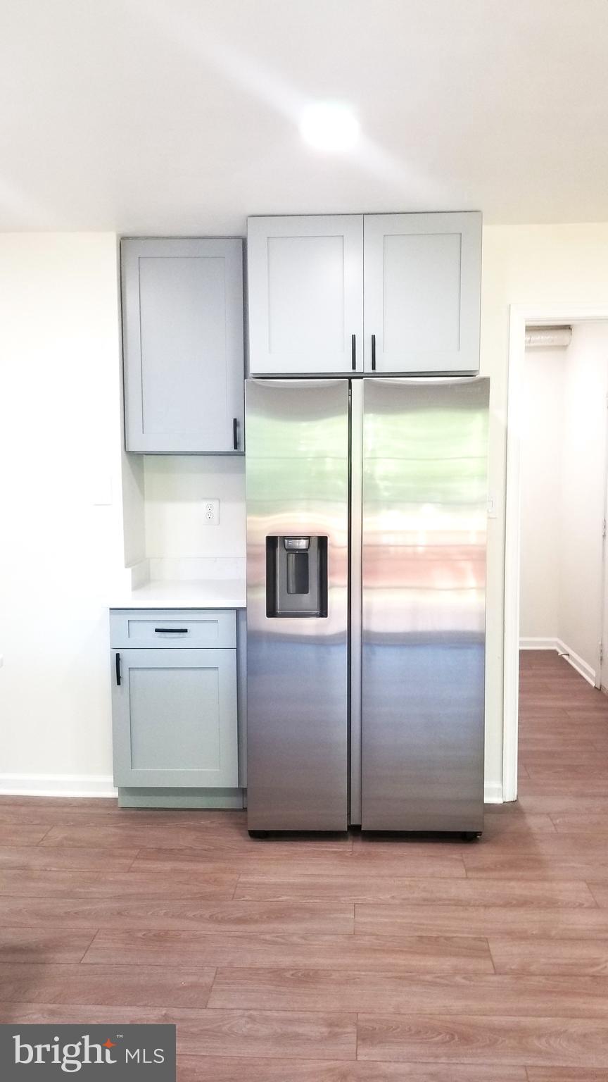 FOUR SEASONS - Residential Lease