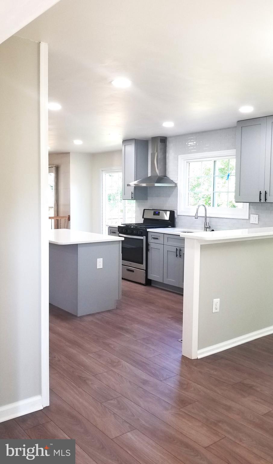 FOUR SEASONS - Residential Lease