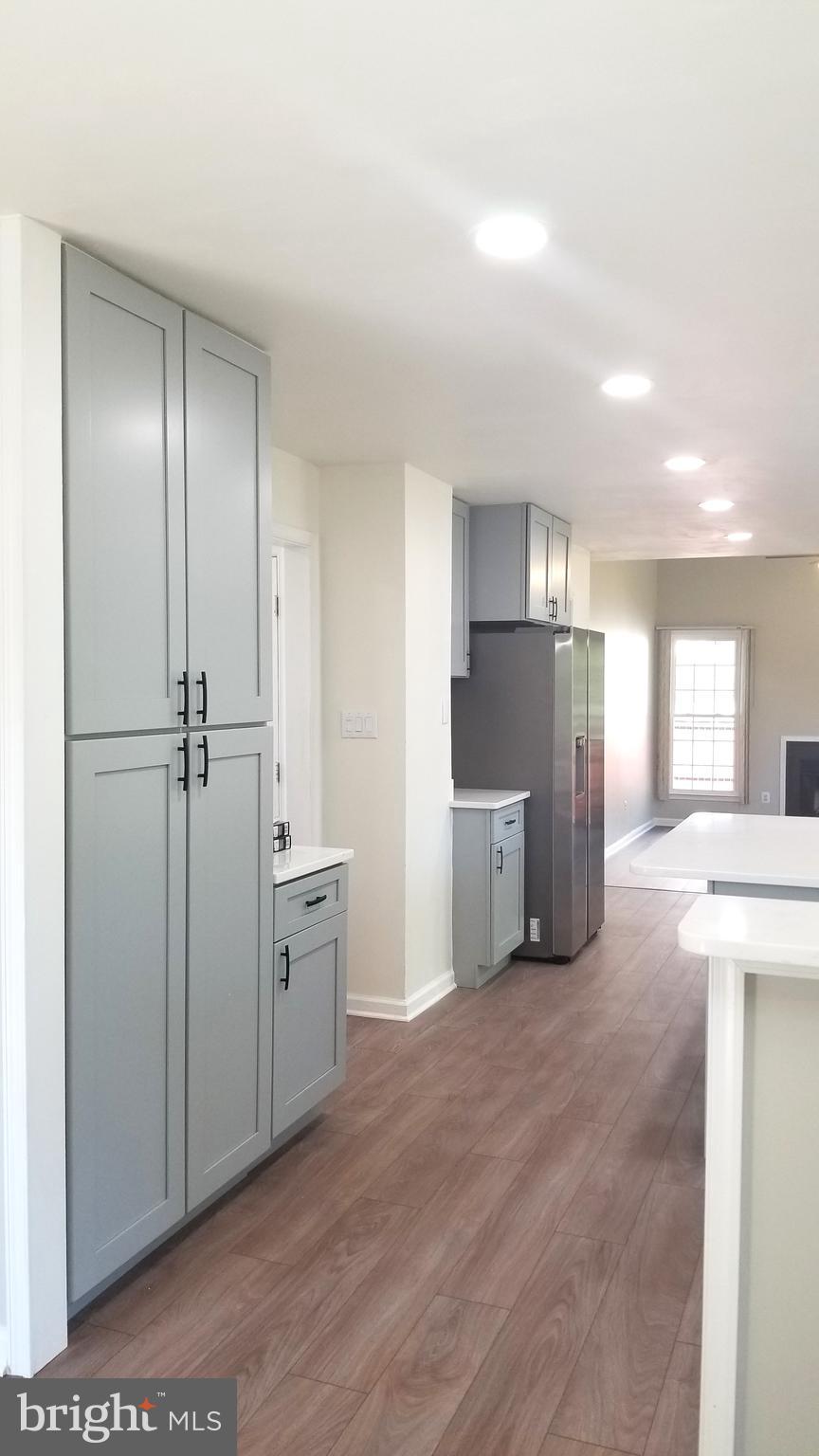 FOUR SEASONS - Residential Lease