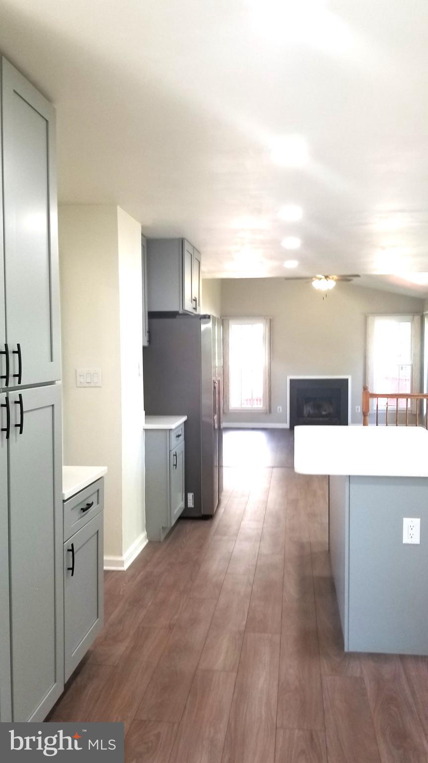 FOUR SEASONS - Residential Lease