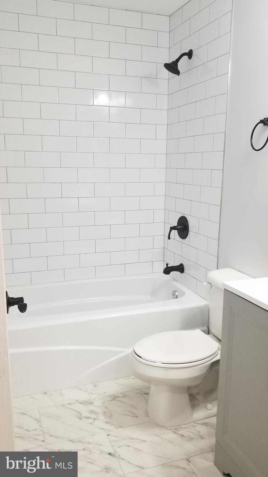 FOUR SEASONS - Residential Lease