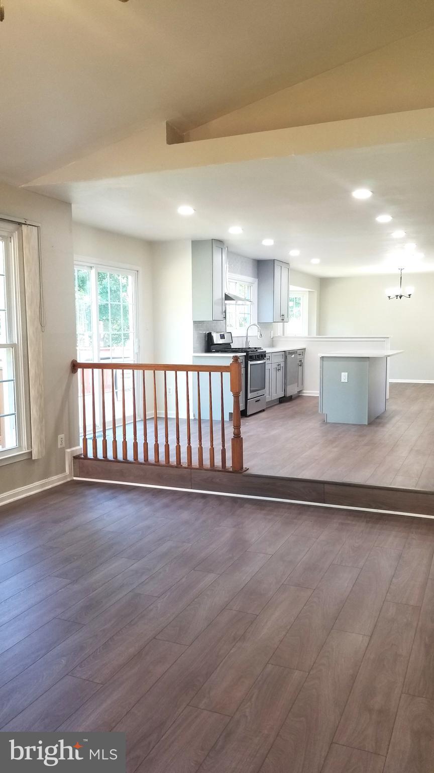 FOUR SEASONS - Residential Lease