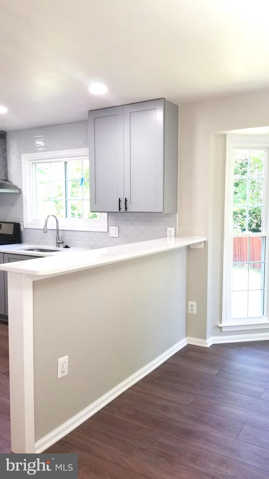 FOUR SEASONS - Residential Lease