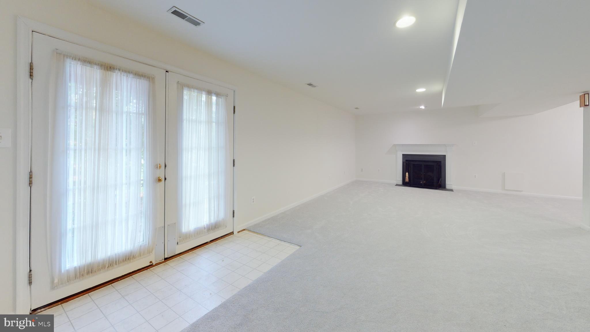 ROCKBURN MANOR - Residential