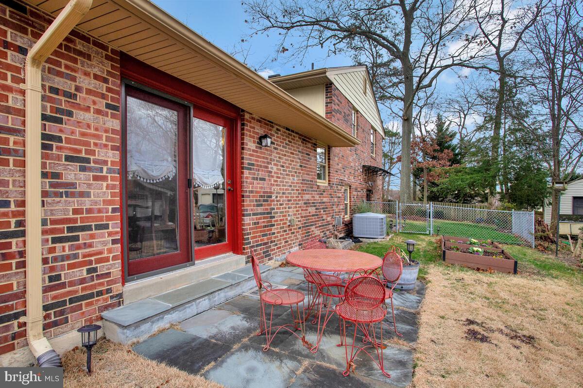 COLLEGE PARK WOODS - Residential