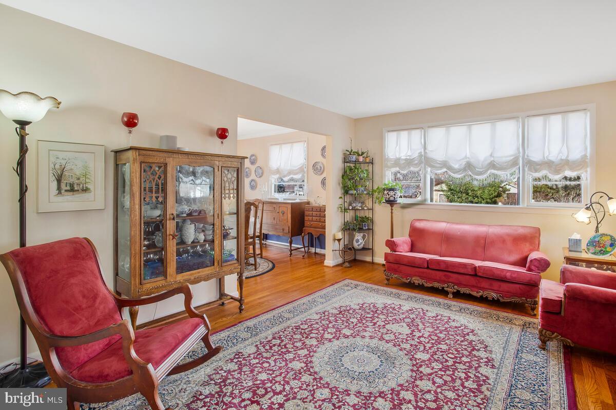 COLLEGE PARK WOODS - Residential