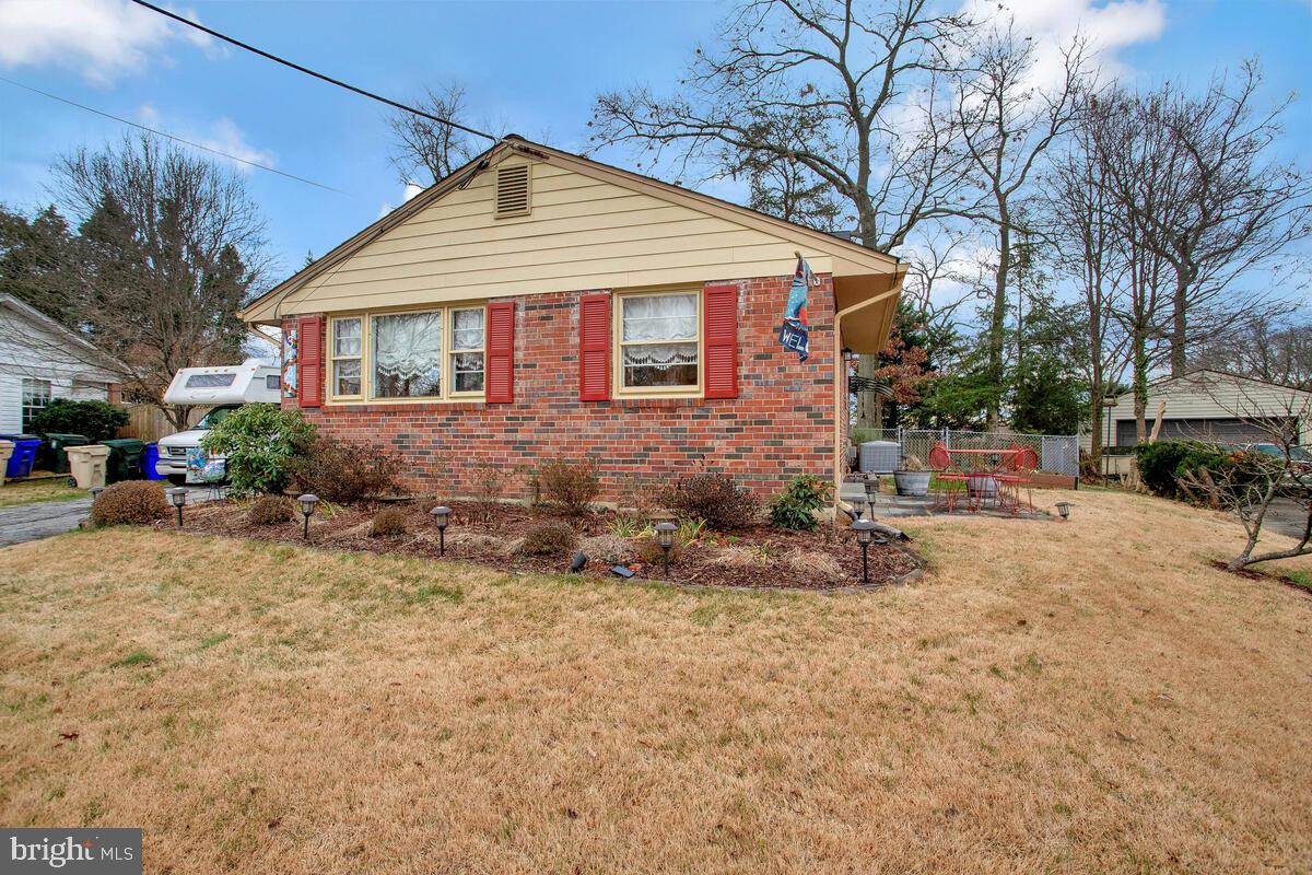 COLLEGE PARK WOODS - Residential