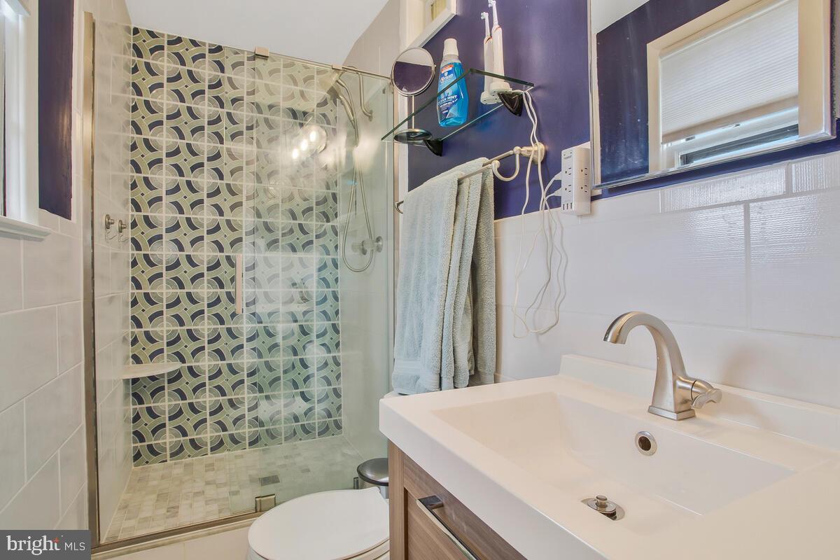 COLLEGE PARK WOODS - Residential