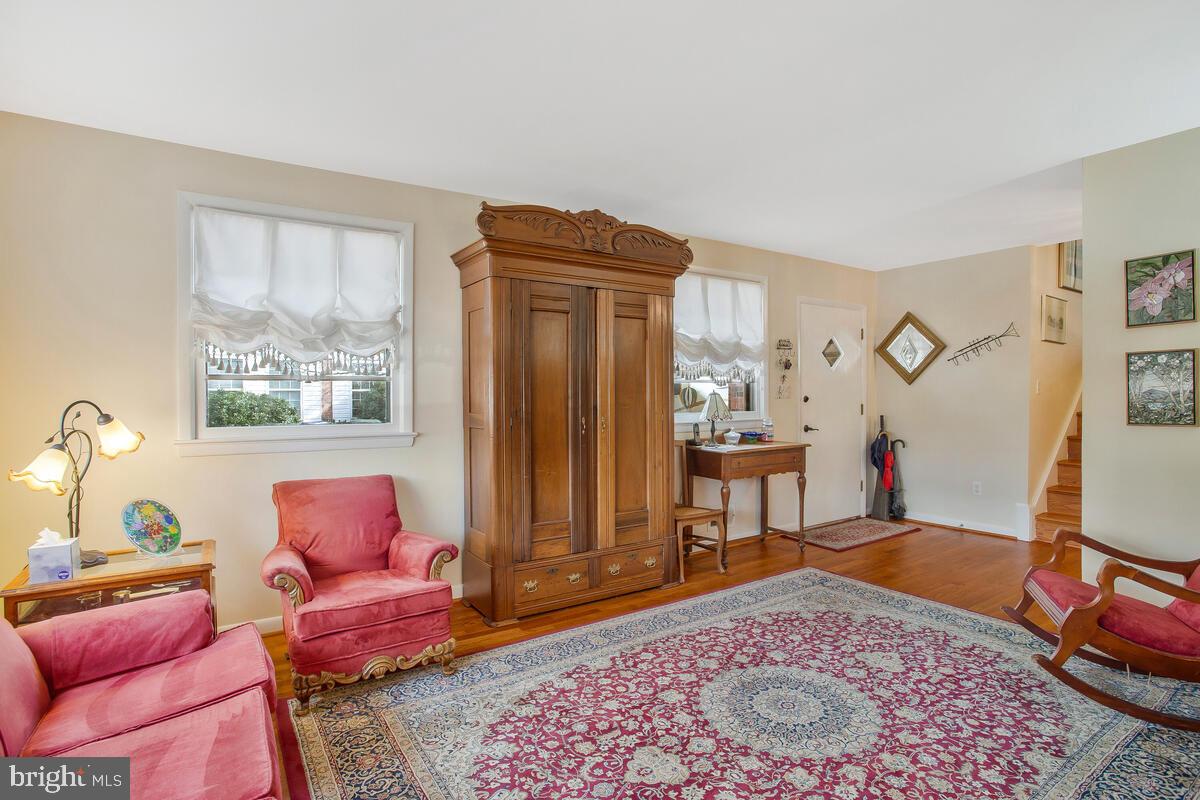 COLLEGE PARK WOODS - Residential