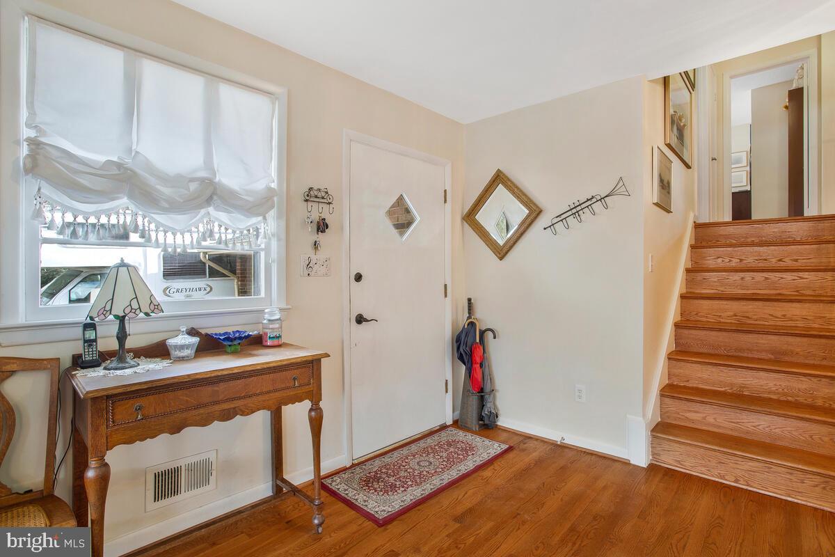 COLLEGE PARK WOODS - Residential