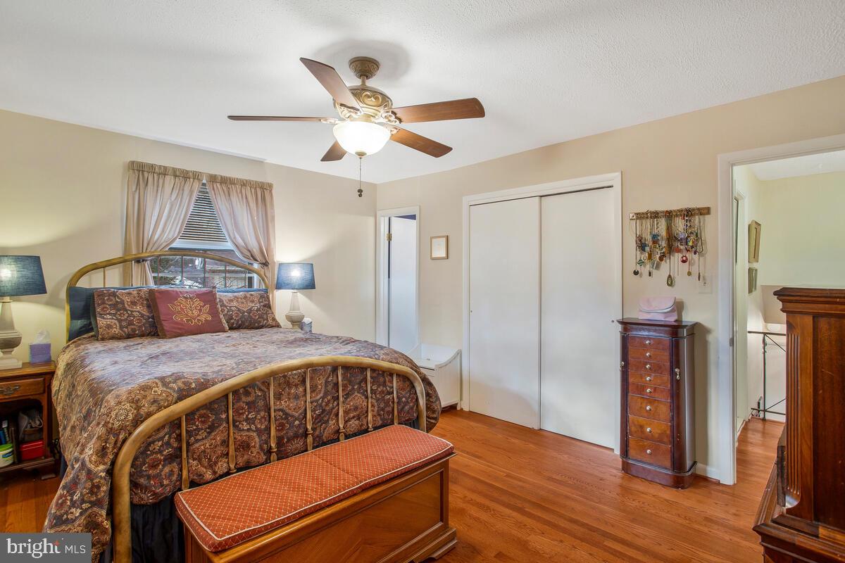 COLLEGE PARK WOODS - Residential