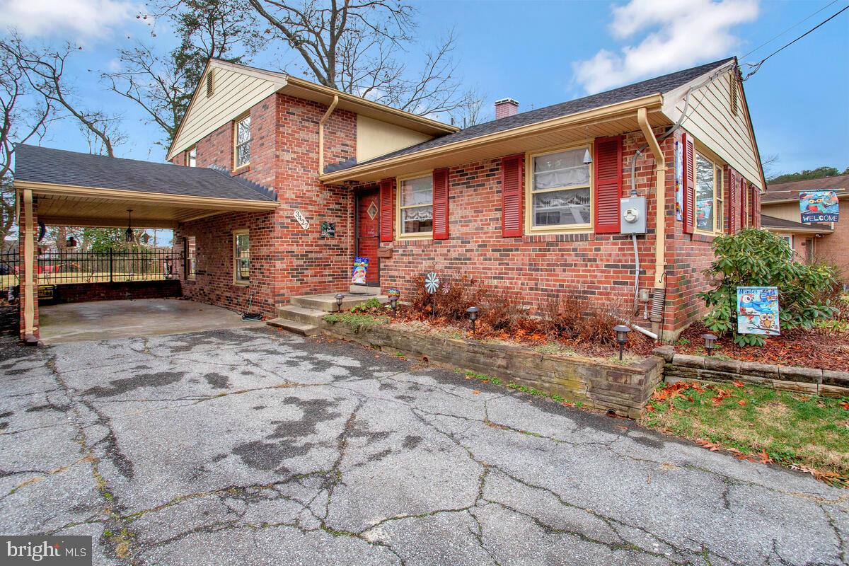 COLLEGE PARK WOODS - Residential