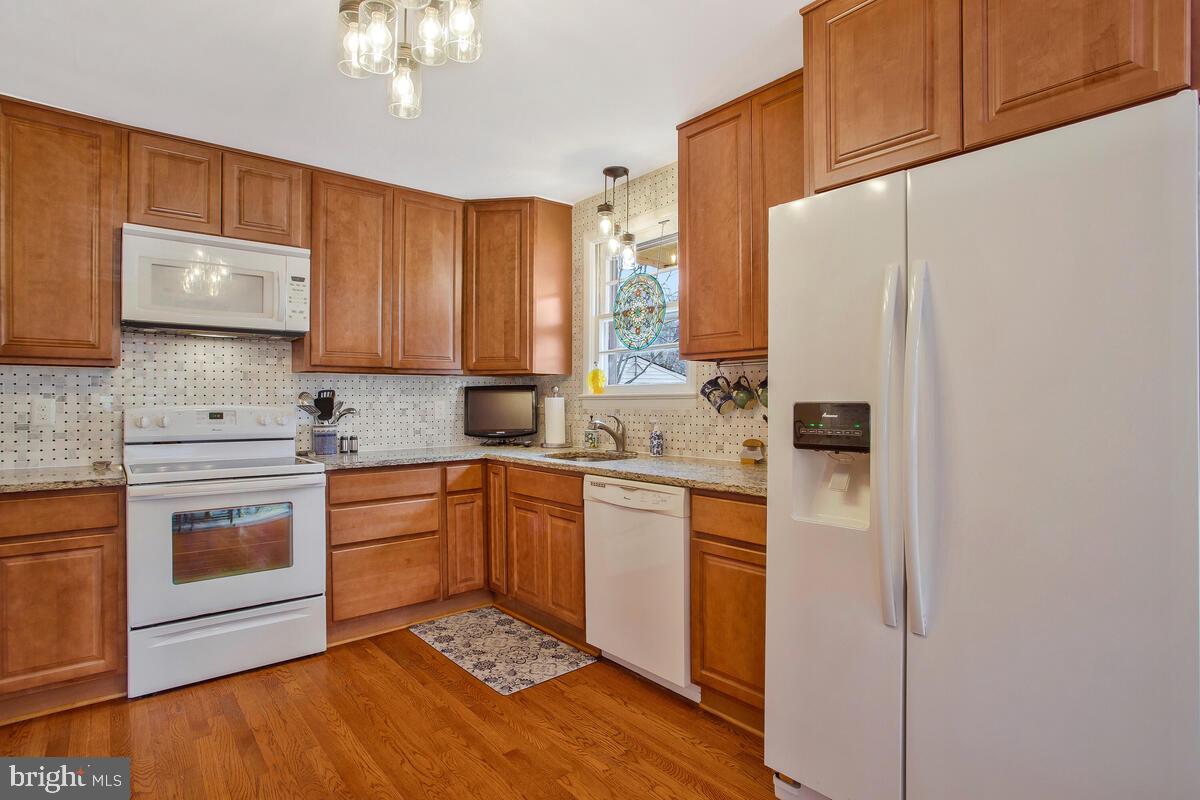 COLLEGE PARK WOODS - Residential