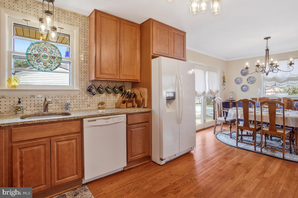 COLLEGE PARK WOODS - Residential