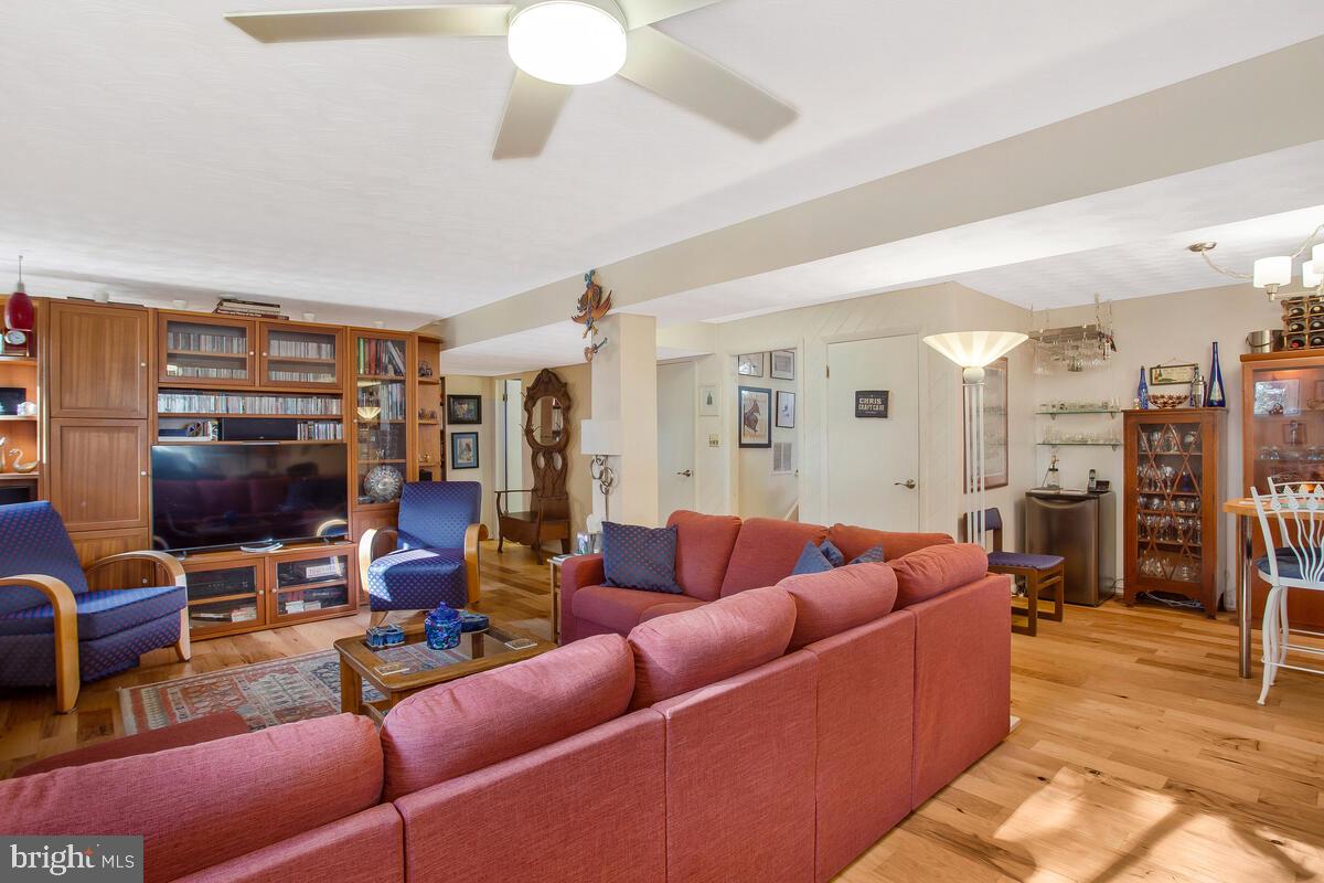 COLLEGE PARK WOODS - Residential