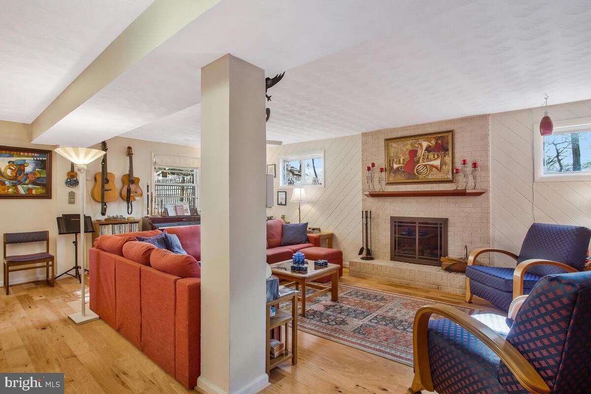 COLLEGE PARK WOODS - Residential