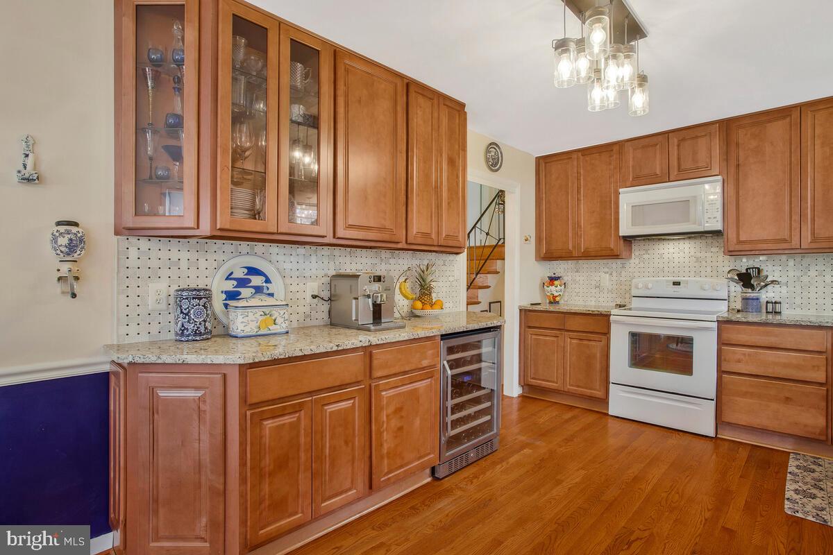 COLLEGE PARK WOODS - Residential